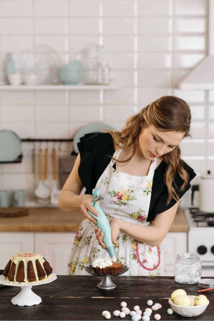 budget-friendly-kids-birthday-party Baking the Cake at Home Instead of Ordering from a Bakery
